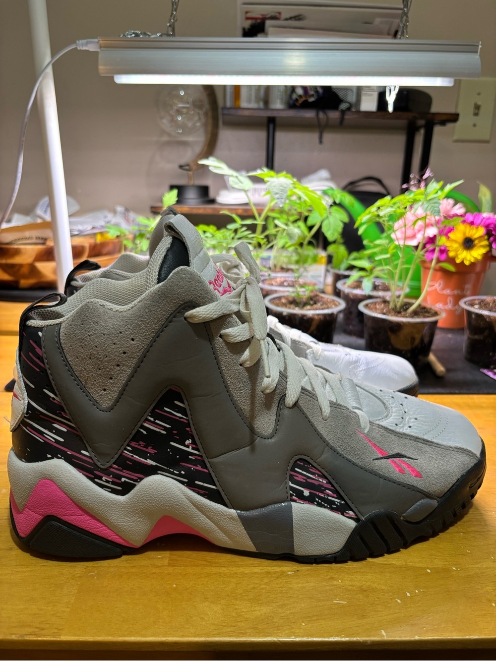 REEBOK KAMIKAZE 2 BREAST CANCER SNEAKERS MENS.